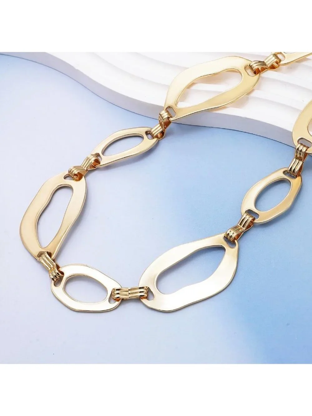 Stylish Chunky Waist Chain for Women - Trendy Belt Accessory for Dresses